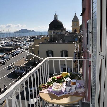 Villa Casa Geltrude Al Porto Procida Esterno foto