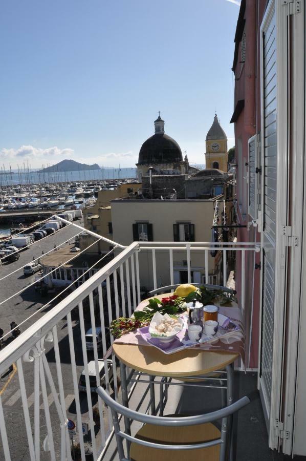 Villa Casa Geltrude Al Porto Procida Esterno foto