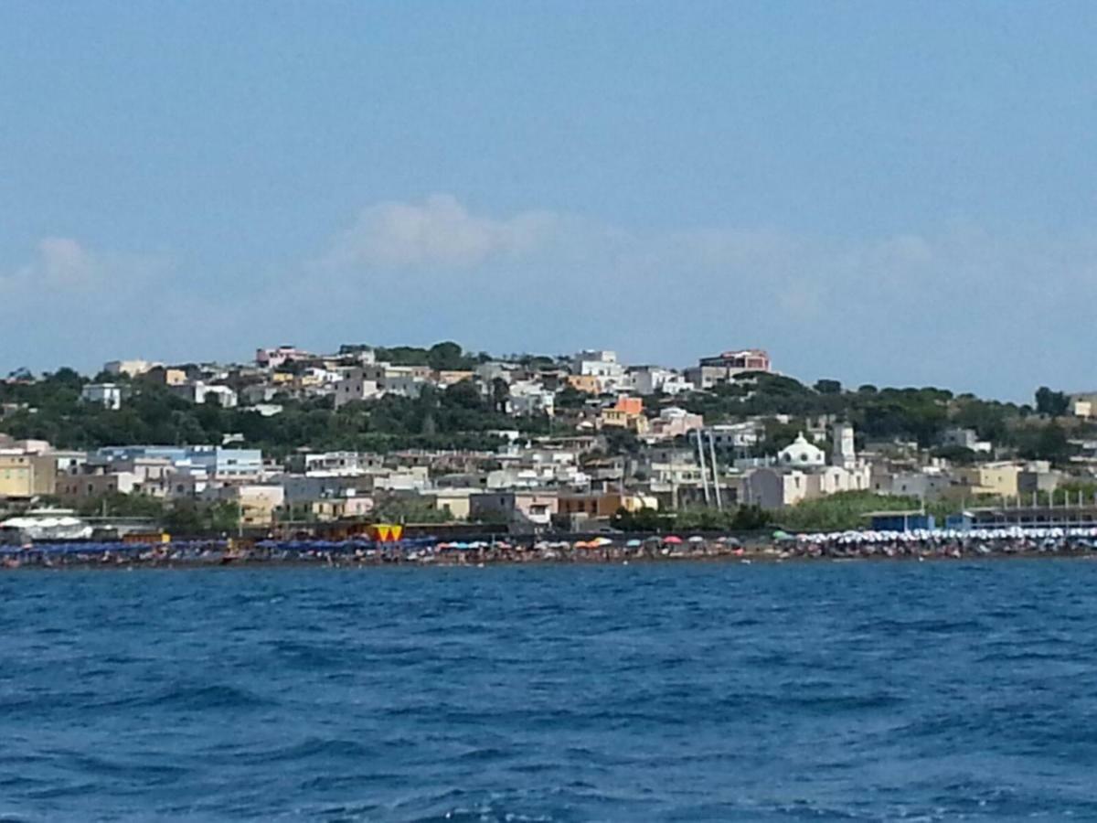 Villa Casa Geltrude Al Porto Procida Esterno foto