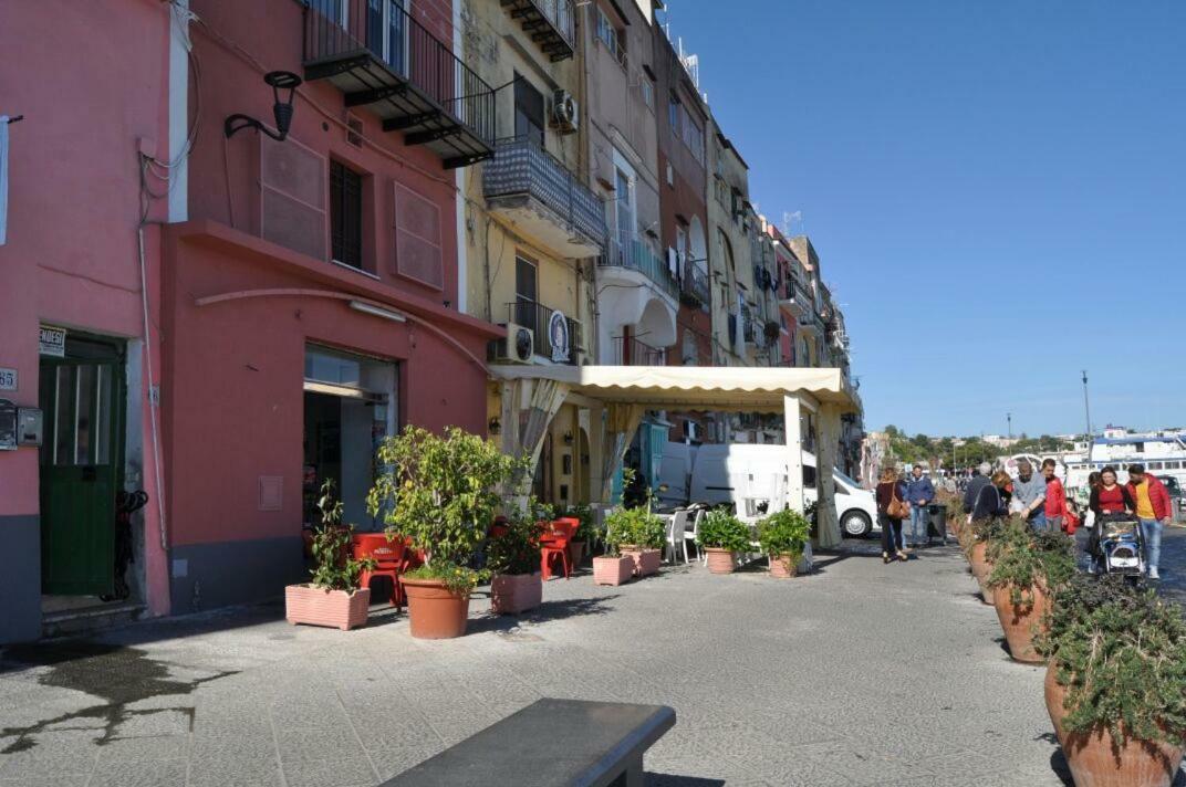 Villa Casa Geltrude Al Porto Procida Esterno foto
