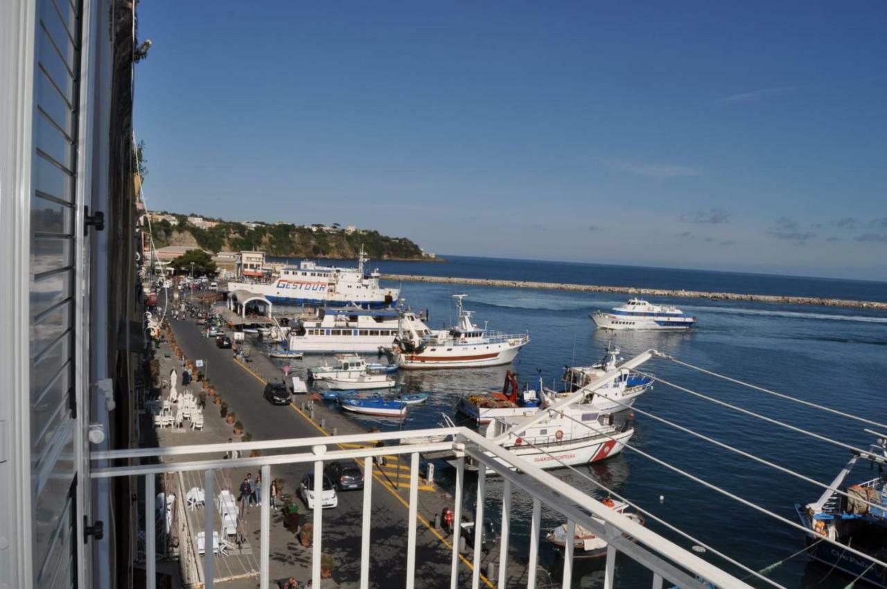 Villa Casa Geltrude Al Porto Procida Esterno foto